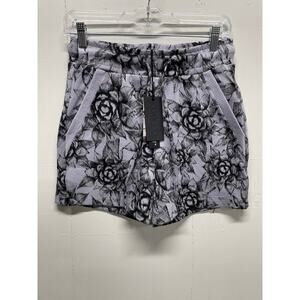 Twenty Montreal Women's Shorts XS Gray Roses New With Tags Knitted Has Pockets
